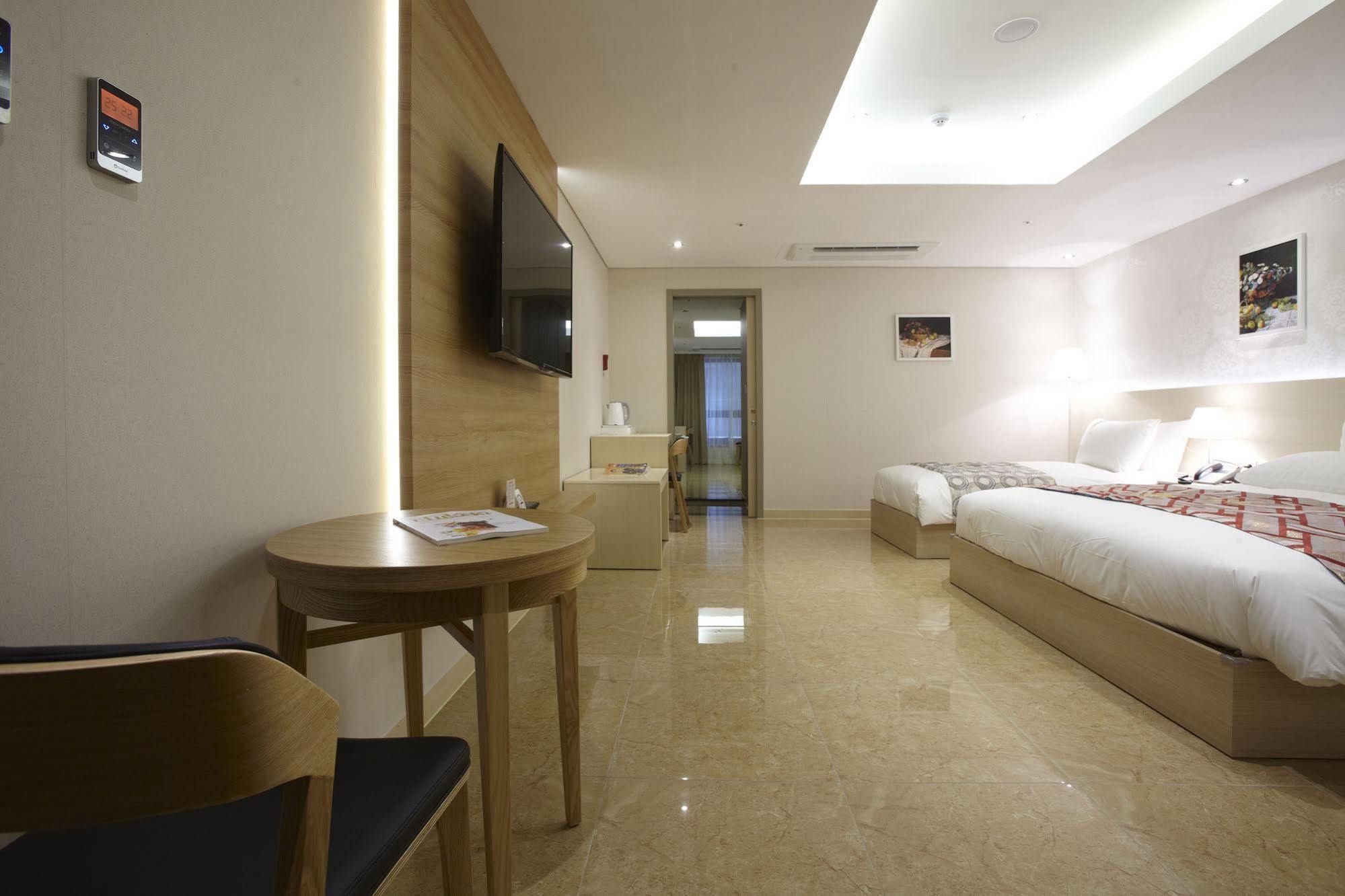 Hotel Sopra Incheon Cheongna Exteriör bild