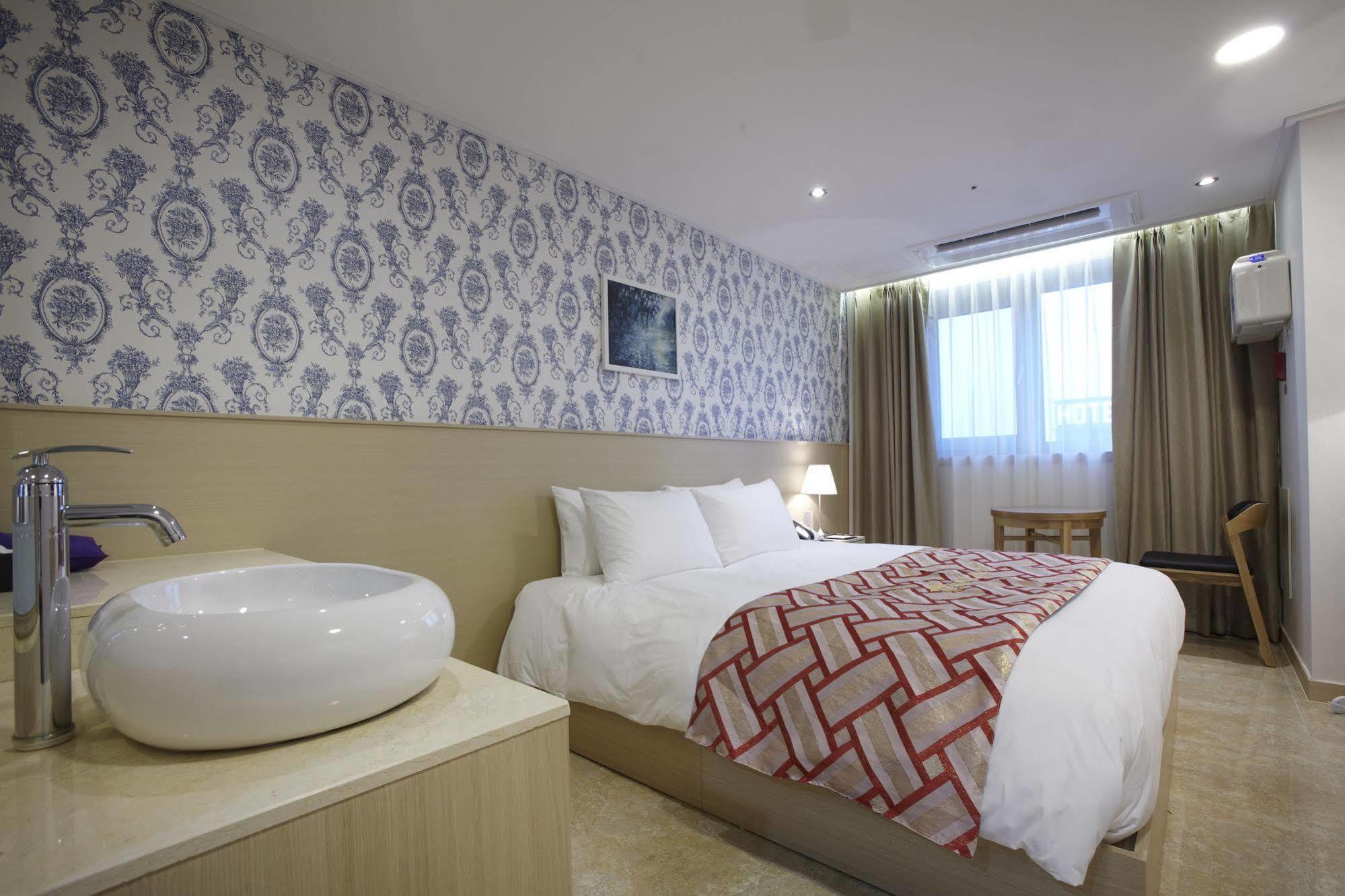Hotel Sopra Incheon Cheongna Exteriör bild